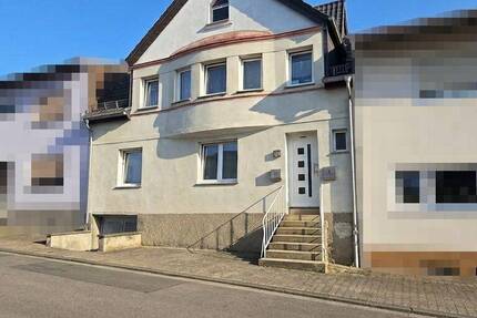 Haus Schiffweiler Heiligenwald - 8 Zimmer, 145 m&sup2;, 229.000&euro; | Angebot:26908864