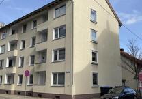 Umfangreich renovierte 4 ZKB-Balkon-Wohnung in zentraler Lage