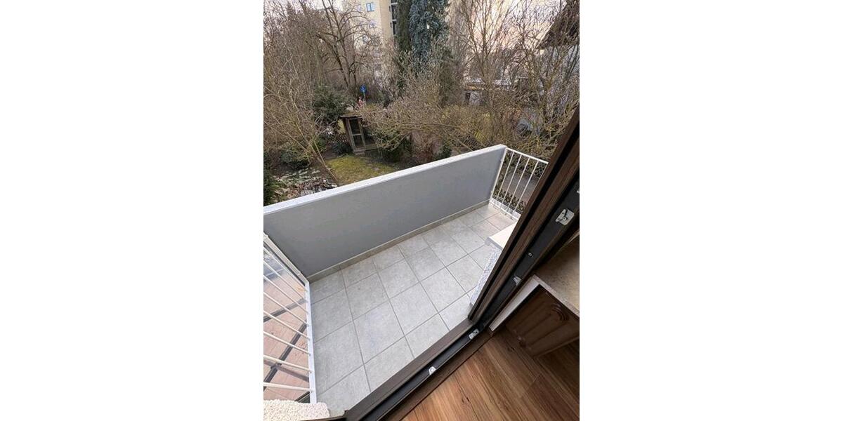 Reihenhaus Neutraubling - 14 Zimmer, 137 m&sup2;, 1.800&euro; | Angebot:25927807