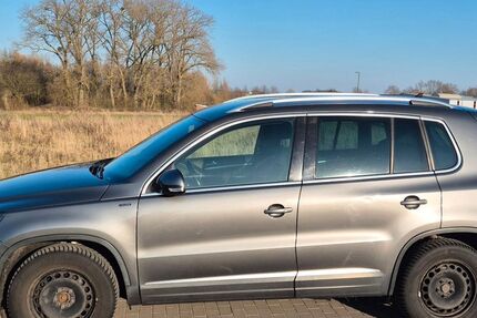 VW Tiguan 121.000 km 11.890 &euro; Brakel 33034