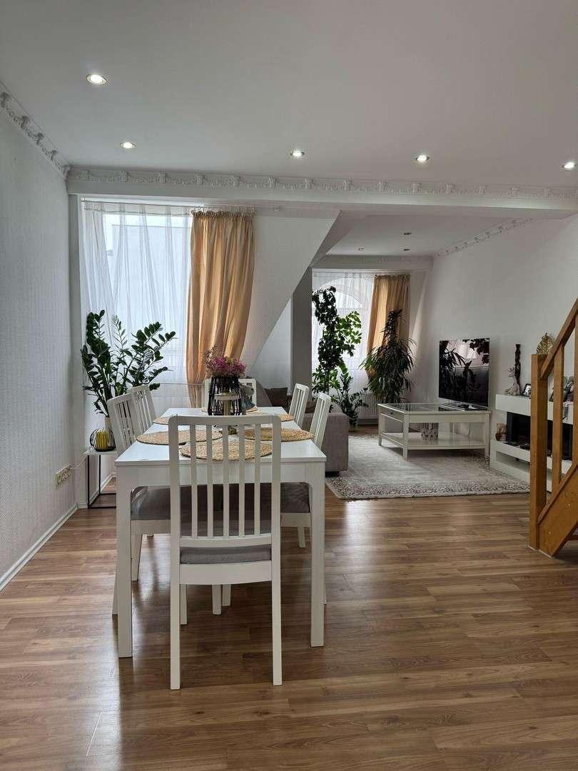 Wohnung zum Mieten in Mönchengladbach 1.180 € 127 m² 4 zimmer