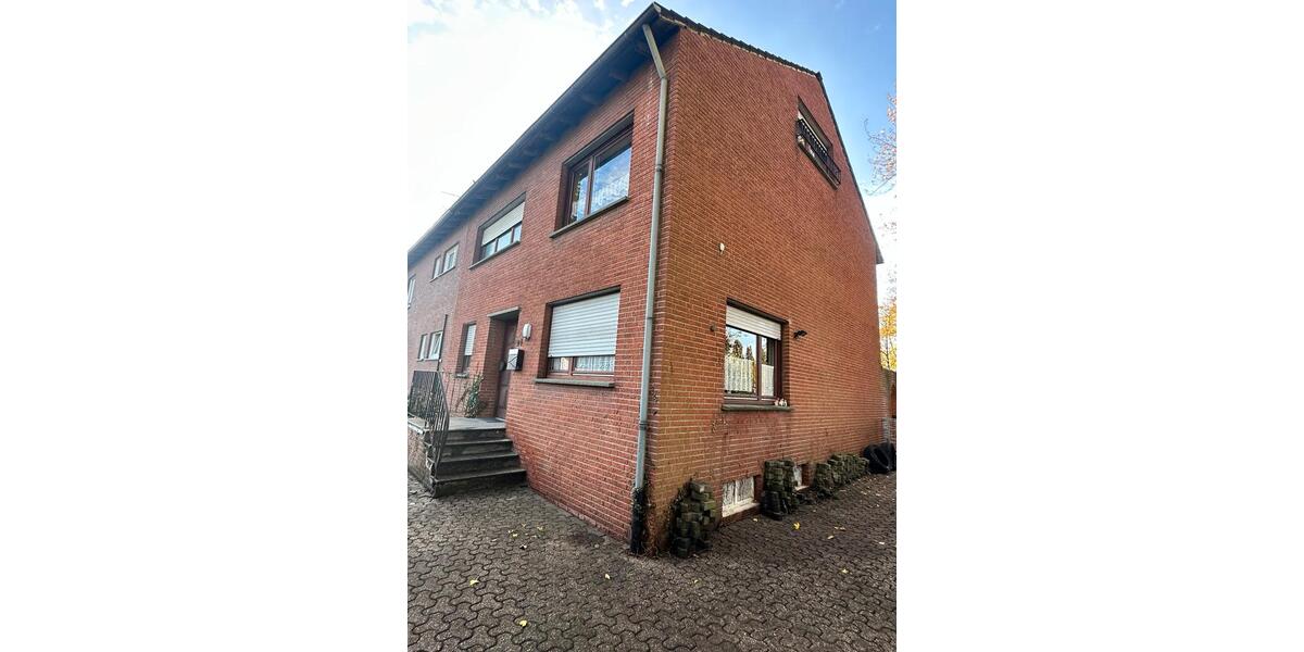 Doppelhaushälfte m. 616qm Grundstück in attraktiver Lage von priv zimmer