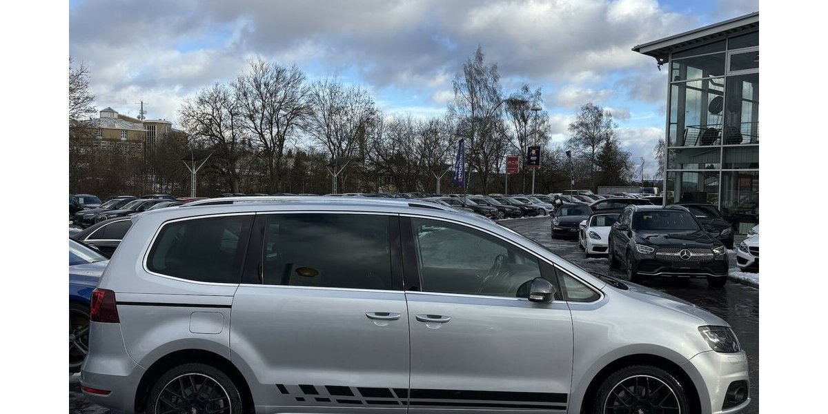 Seat Alhambra FR-Line KEYLE./KAMERA/NAVI/AHK/7-SITZER 136.143 km 17.900 &euro; Villingen-Schwenningen 78054