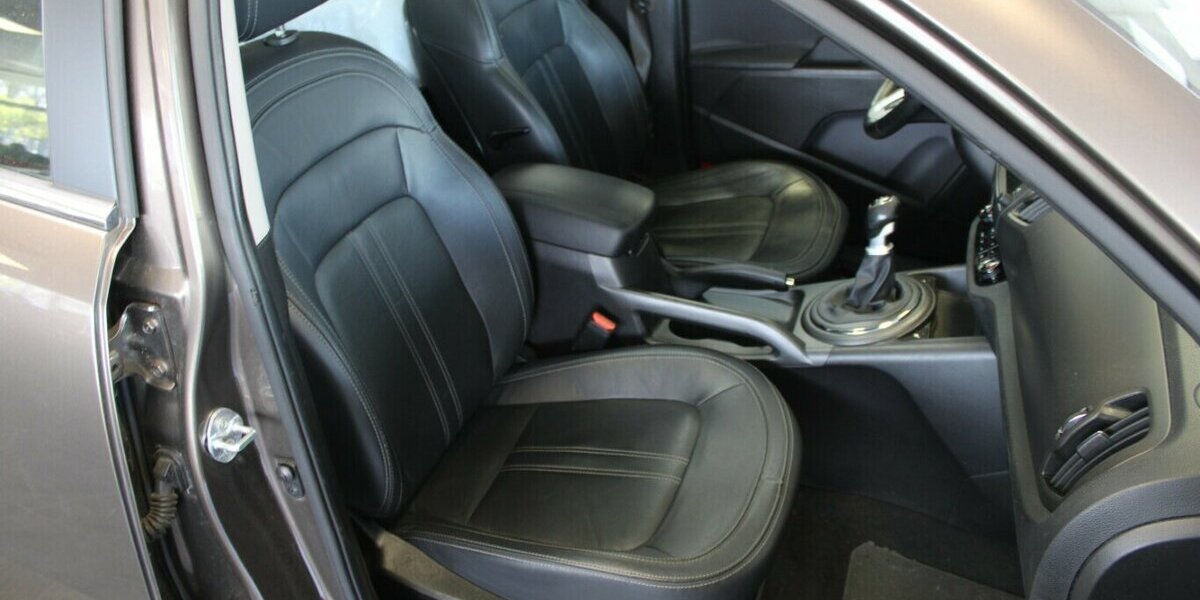 Kia Sportage 2,0 CRDI 184 Allrad Spirit Panorama 130.882 km 10.980 &euro; Euskirchen 53881