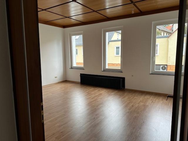 Etagenwohnung Bad Camberg - 4 Zimmer, 98 m&sup2;, 950&euro; | Angebot:26197327