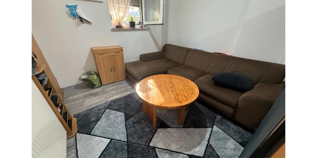 Möbel+Wohnung 1 zimmer