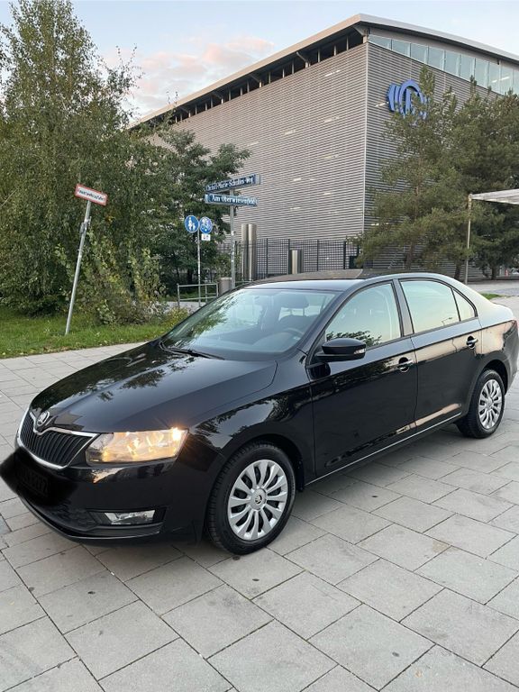 Skoda Rapid 97.500 km 7.790 € München 80809