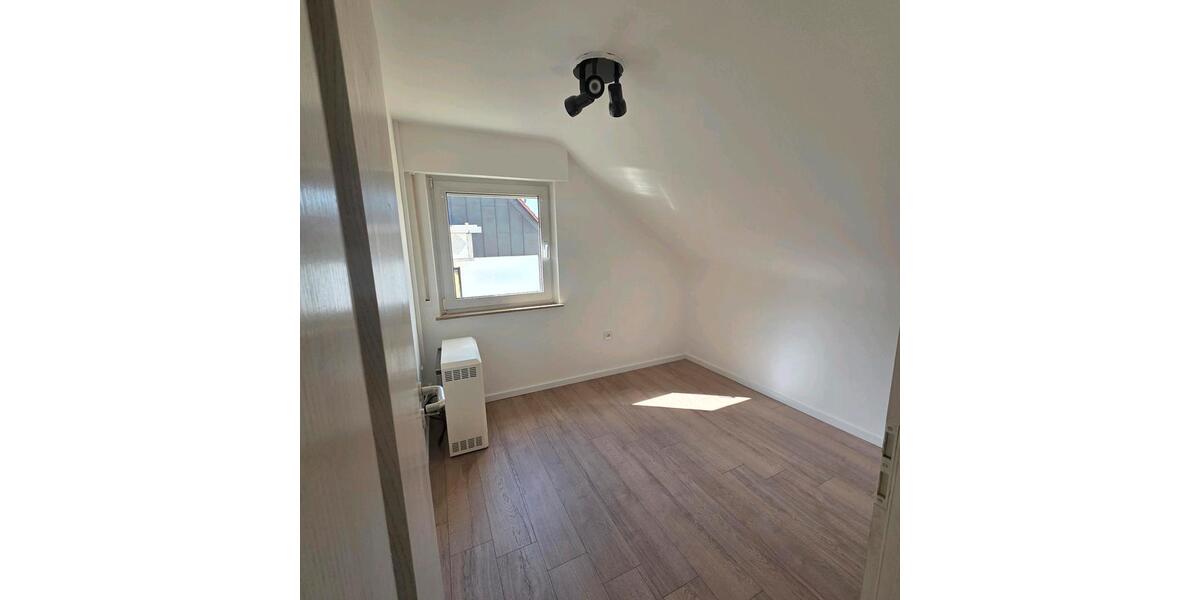 Dachgeschoßwohnung Deizisau - 3 Zimmer, 60 m&sup2;, 840&euro; | Angebot:26411661