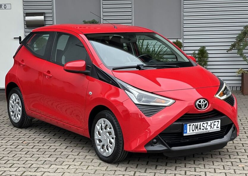 Toyota Aygo (X) 76.886 km 8.599 € Hamm 59075