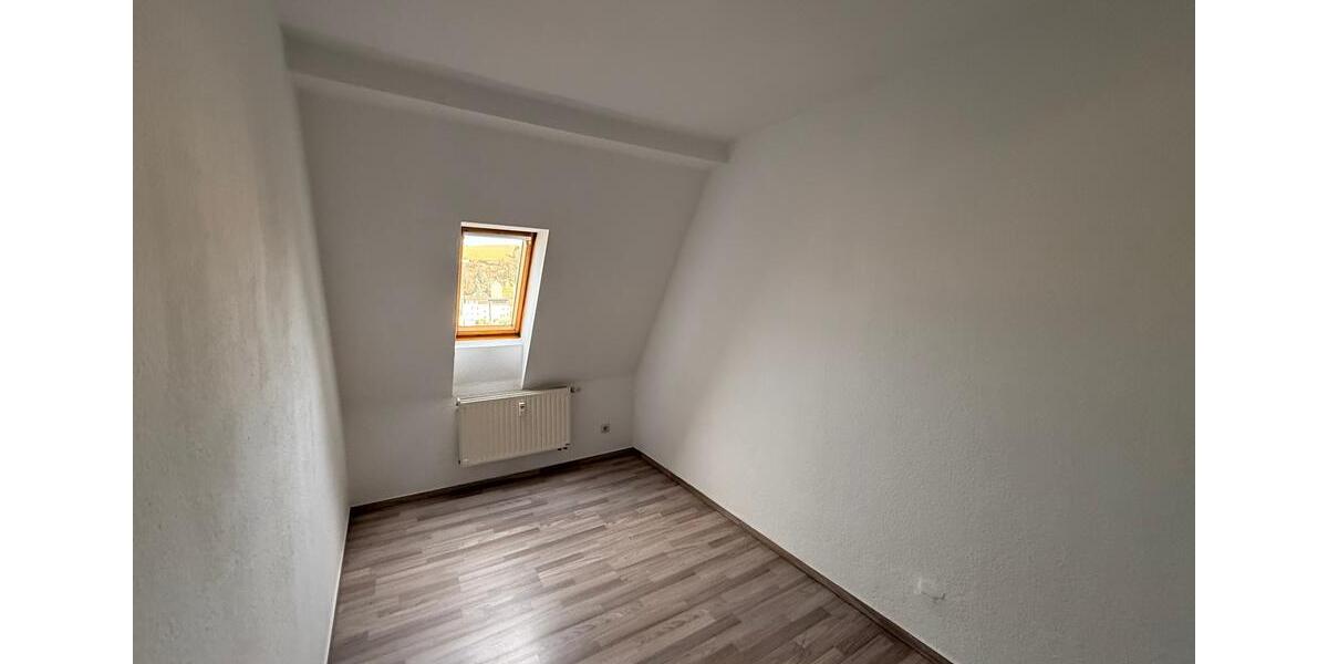 Tolle 3-Raum-DG-Wohnung mit herrlichem Blick über Greiz 3 zimmer