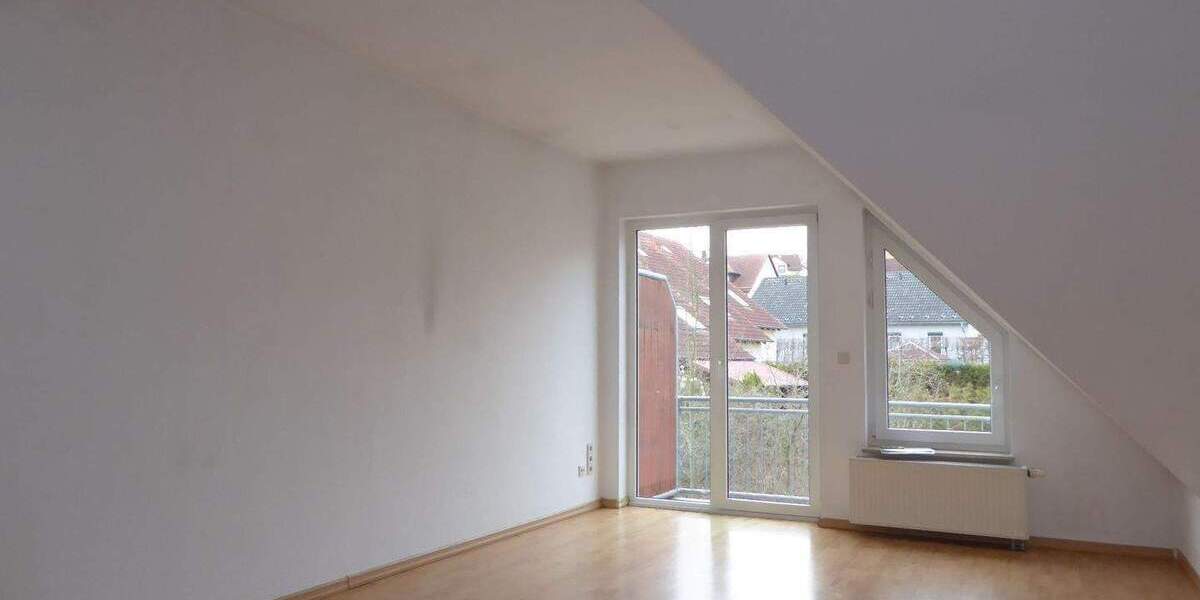 Etagenwohnung Rudolstadt Volkstedt - 4 Zimmer, 81 m&sup2;, 660&euro; | Angebot:25814016