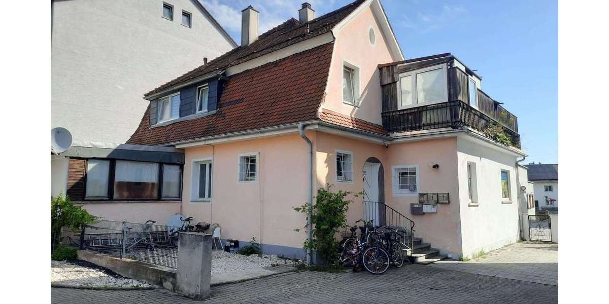 Haus zum Kaufen in Vöhringen 449.000 € 242 m² 8 zimmer