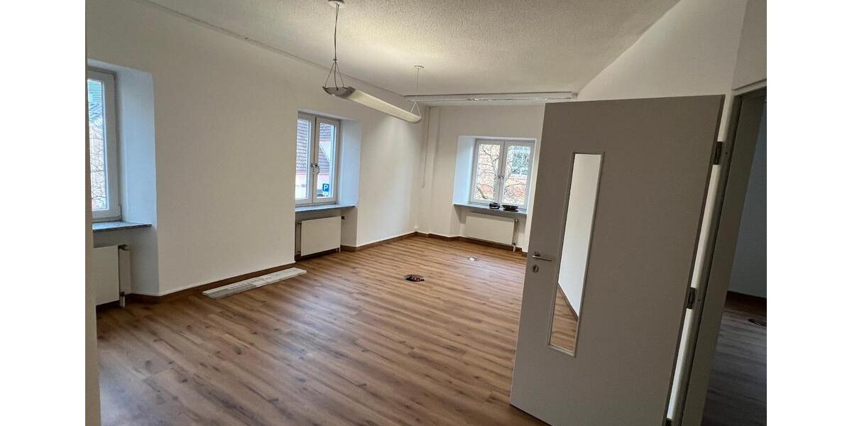 Eckernförde-Innenstadt: Ehemaliges Bankgebäude als z.B. Büro 344 m² gewerbliche Fläche zu vermieten. zimmer