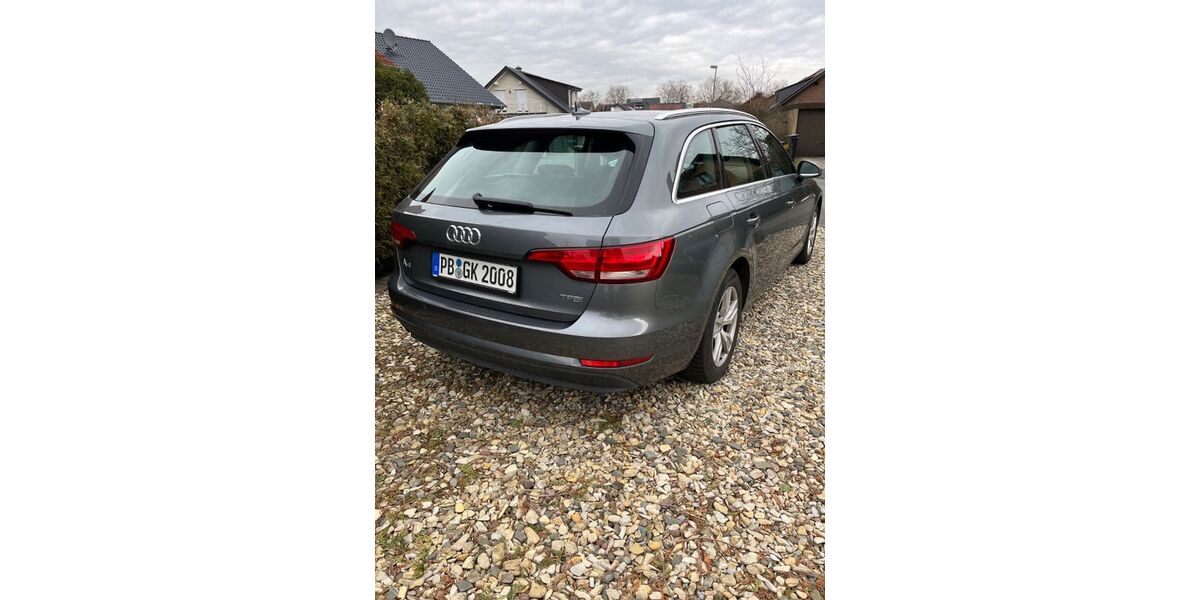 Audi A4 195.600 km 10.900 &euro; Paderborn 33104