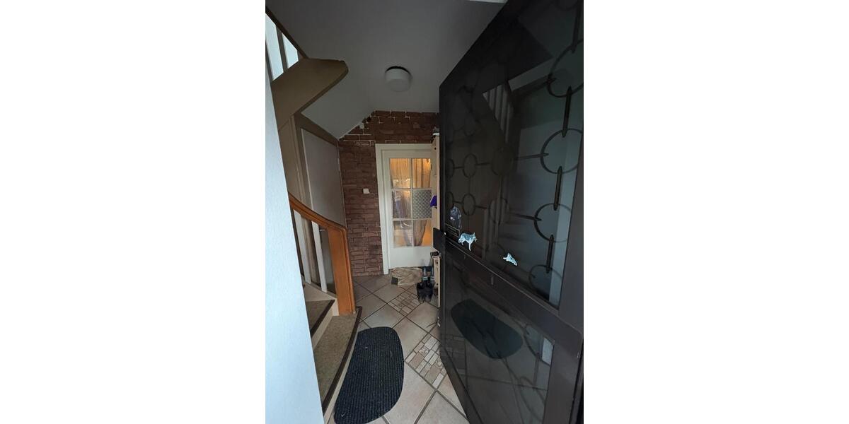 Erdgeschosswohnung, Mehrfamilienhaus 3 zimmer