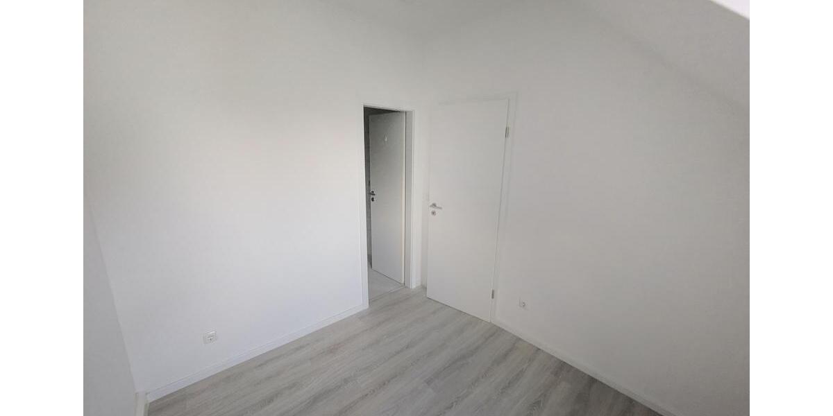 Dachgeschoßwohnung Burgstädt - 1.5 Zimmer, 28 m&sup2;, 235&euro; | Angebot:26321564