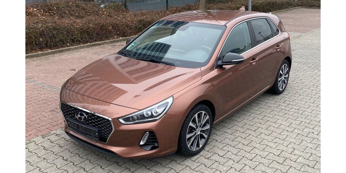 Hyundai i30 107.000 km 10.450 &euro; Frankfurt am Main 60389