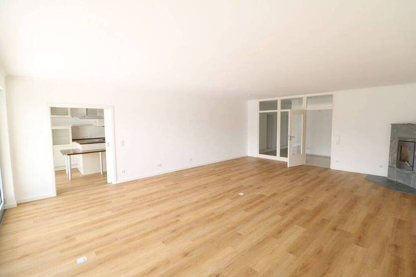 Exklusive, großzügige PenthouseWohnung mit Garage und Platz für eine Familie (Toplage Fußgängerzone)
