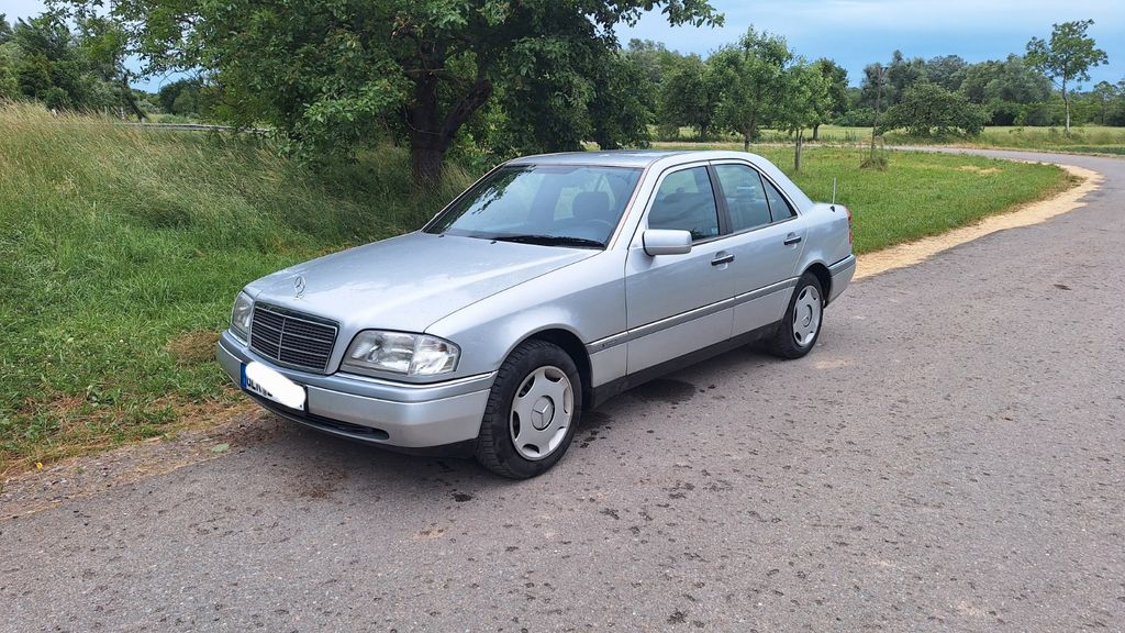 Mercedes-Benz C 180 176.000 km 2.990 &euro; Berg 76768