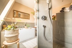 DACHTERRASSE – WANNEN-DUSCHBAD MIT FENSTER – GÄSTE-WC – EINBAUKÜCHE – MAISONETTE - Dachgeschoßwohnung Dresden Löbtau | Angebot:26548190