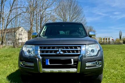 Mitsubishi Pajero 145.300 km 26.900 &euro; Gräfelfing 82166