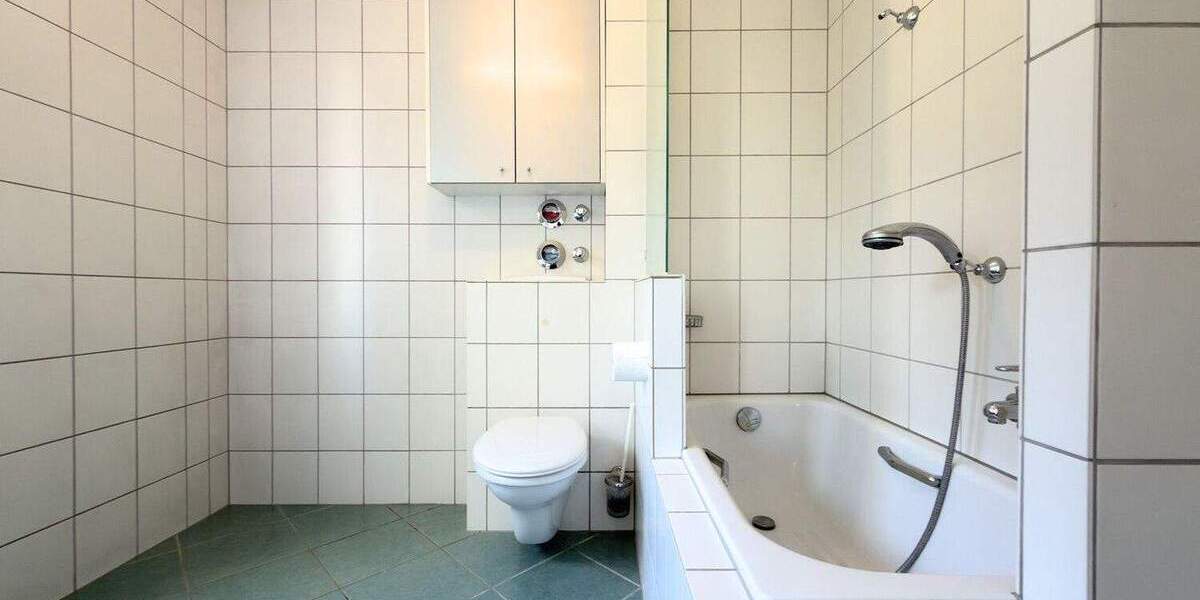 Etagenwohnung Frankfurt am Main Rödelheim - 3 Zimmer, 101 m&sup2;, 1.450&euro; | Angebot:25524239