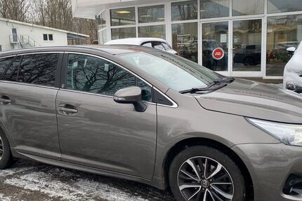 Toyota Avensis 68.230 km 17.690 &euro; Neuruppin 16816