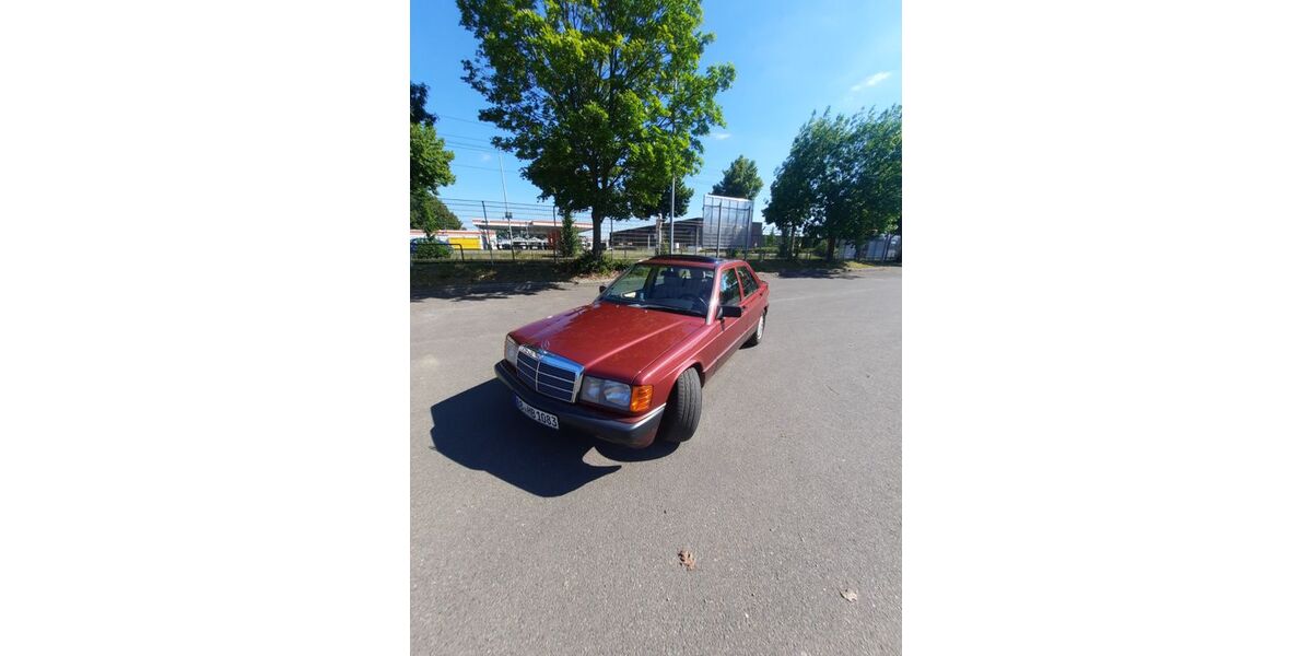 Mercedes-Benz 190 217.000 km 8.690 &euro; Leipzig 04315