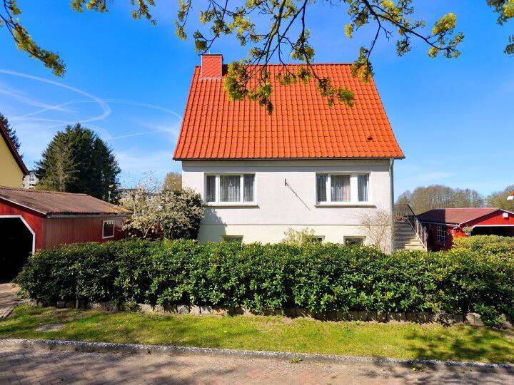 Einfamilienhaus Samtens - 7 Zimmer, 134 m&sup2;, 249.000&euro; | Angebot:26796227