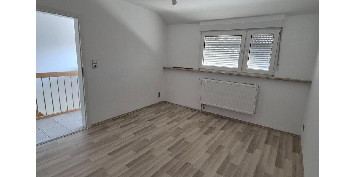Doppelhaushälfte Bretten - 5 Zimmer, 90 m&sup2;, 430.000&euro; | Angebot:25063292