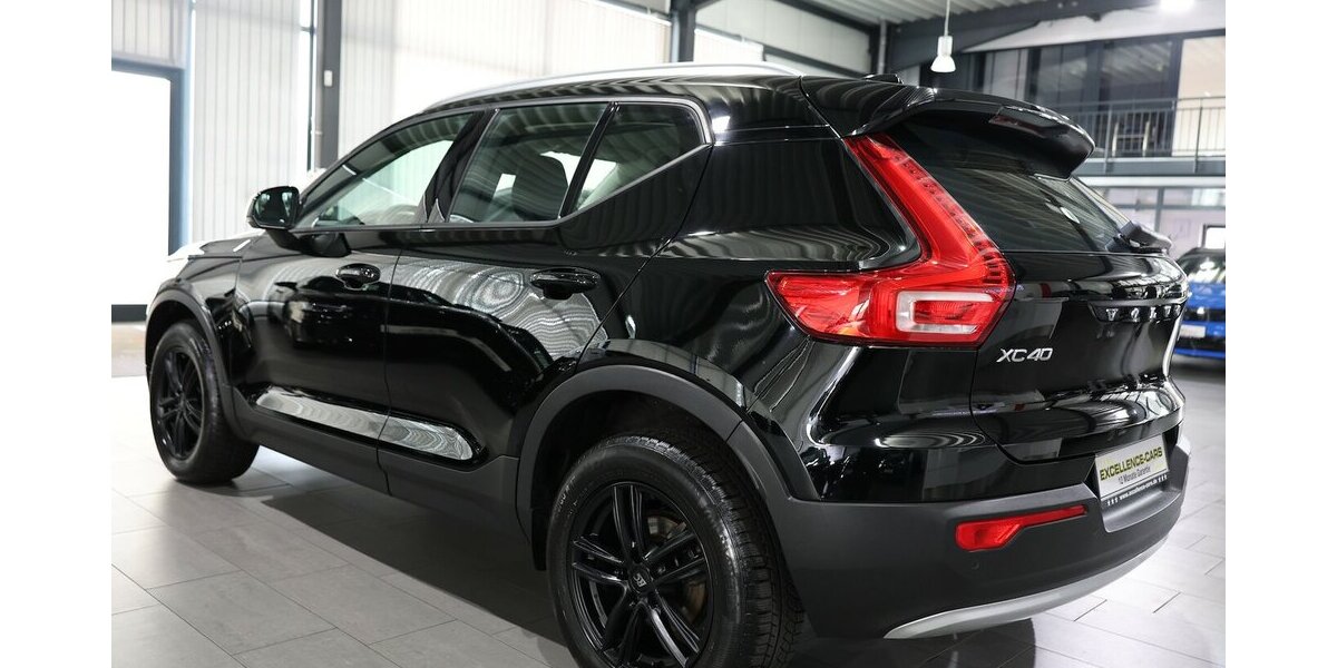 Volvo XC40 T3 MOMENTUM-PRO VIRTUAL-COCKPIT, MATRIX-LED 74.000 km 23.444 &euro; Hamm 59077