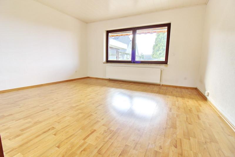 ZWEI-Familienhaus * 116 + 87 m² in traumhafter Lage ! Auch für Anleger interessant ! - Zweifamilienhaus Alveslohe | Angebot:7071303
