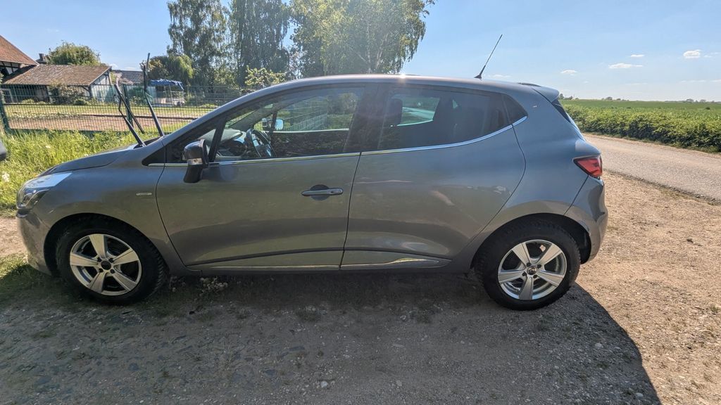 Renault Clio 141.186 km 6.400 &euro; Rheinbach 53359