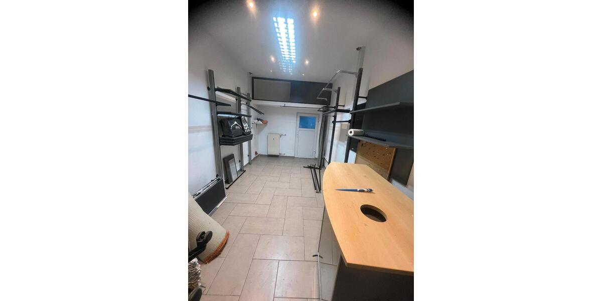 LagerraumBüro zimmer