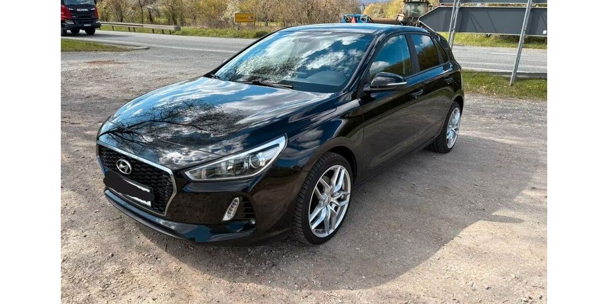 Hyundai i30 176.000 km 7.999 &euro; Wiesbaden 65207