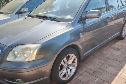 Toyota Avensis 235.000 km 1.350 &euro; Frankfurt am Main 65933