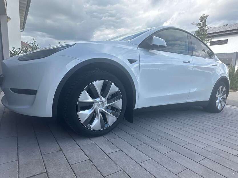 Tesla Model Y 35.000 km 39.950 € Balingen 72336