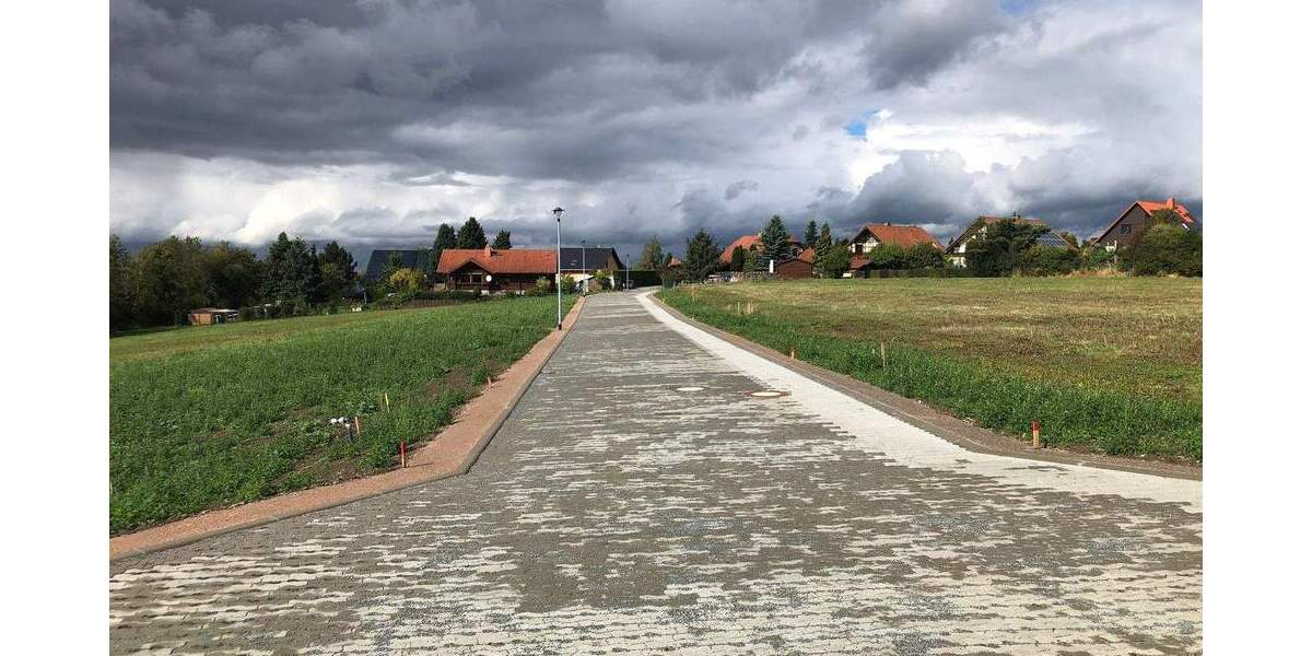 Großes Grundstück am Feldrand mit unverbautem Blick ins Grüne. zimmer