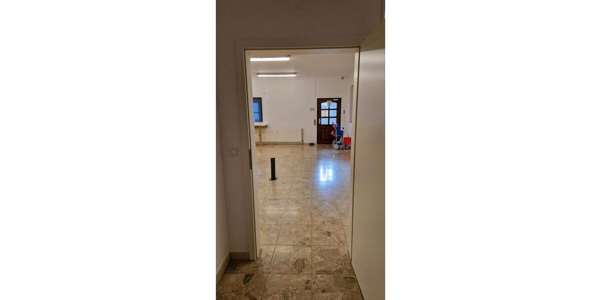 Gewerbehalle 210 m² EG | Tor | Stellplätze | Stephanskirchen zimmer