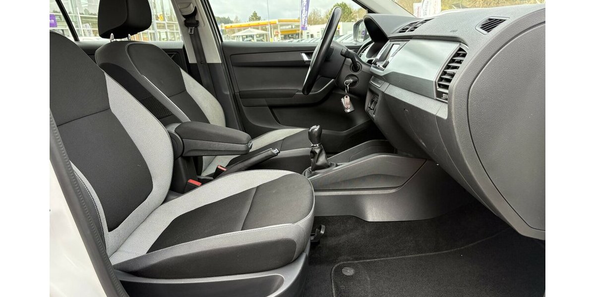 Skoda Fabia 1.2 TSI Ambition ANHÄNGERKUP./SITZHEIZUNG 111.546 km 8.900 &euro; Villingen-Schwenningen 78054