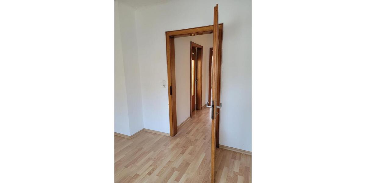 Einfamilienhaus Sankt Ingbert - 6 Zimmer, 120 m&sup2;, 168.000&euro; | Angebot:27092311