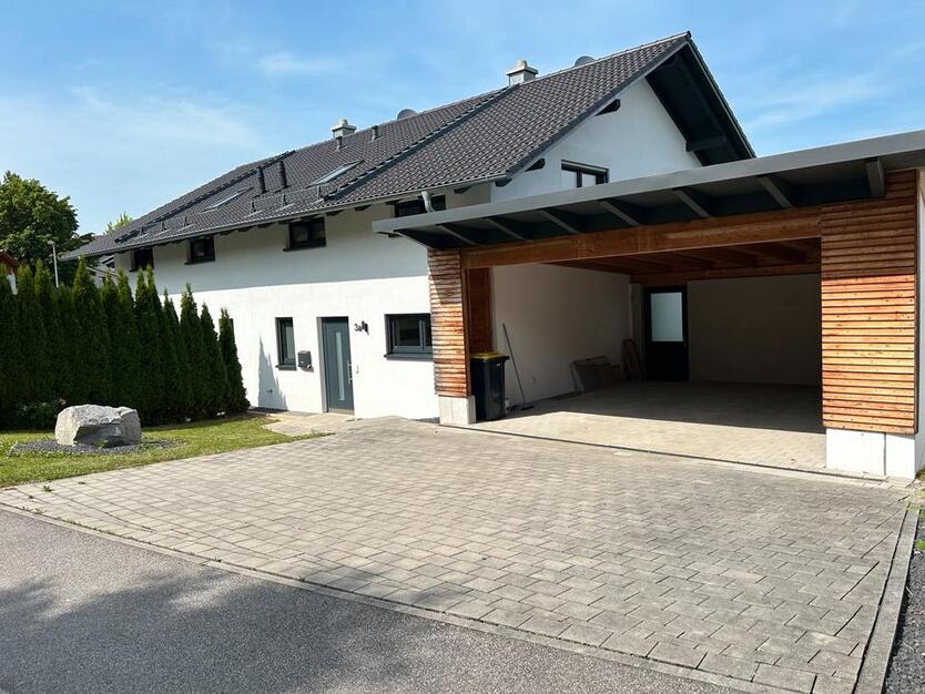 Moderne, neuwertige Doppelhaushälfte