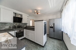 Coole 4-Zimmer-Maisonette-Wohnung mit Sonnenterrasse, Balkon u. Garage