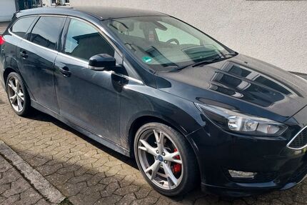 Ford Focus 94.000 km 9.999 &euro; Lage 32791