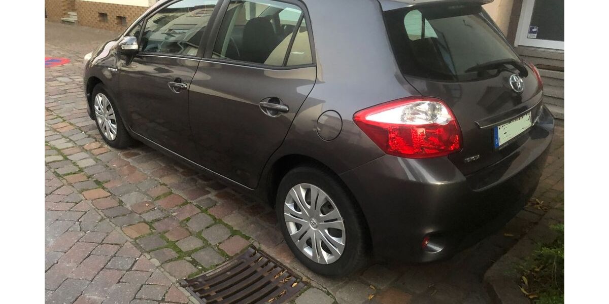 Toyota Auris 143.000 km 6.750 &euro; Ramstein-Miesenbach 66877