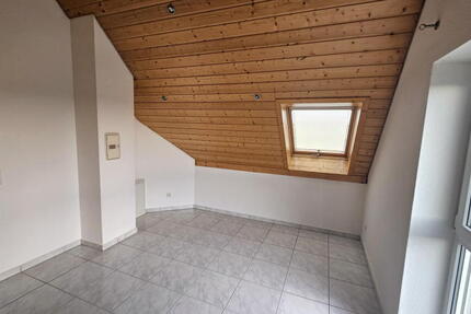 ObjNr:19757 - Sehr gepflegte 3,5 Zi ET-Maisonettewohnung mit Balkon und PkW-Stellplatz in LU-Maudach 3.5 zimmer