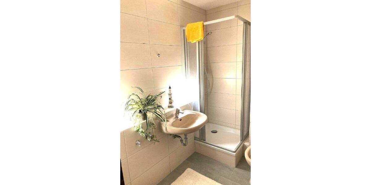 SOFORT BEZUGSFREIE SINGLE-WOHNUNG MIT STELLPLATZ ... 1 zimmer