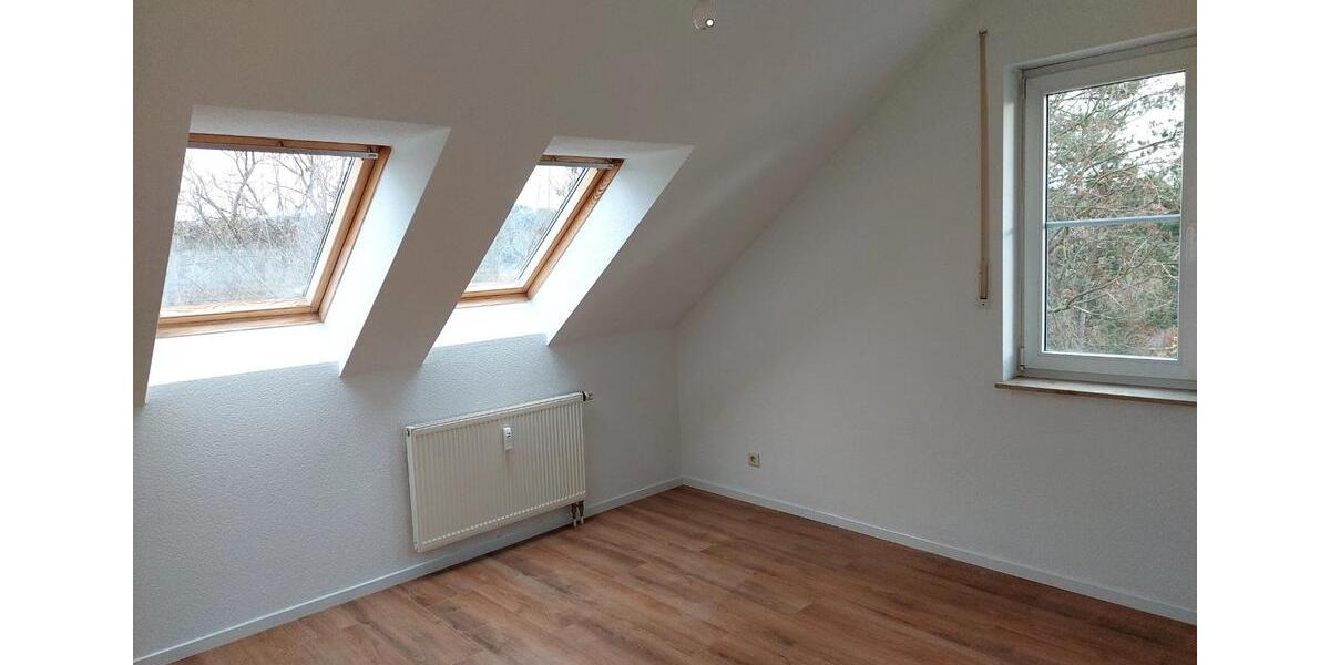 Dachgeschoßwohnung Erfurt Hochheim - 3 Zimmer, 78 m&sup2;, 890&euro; | Angebot:26354149