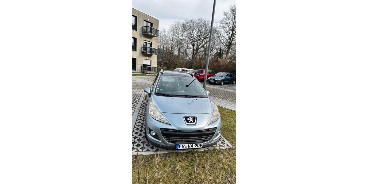 Peugeot 207 240.000 km 2.199 &euro; Freiburg 79117