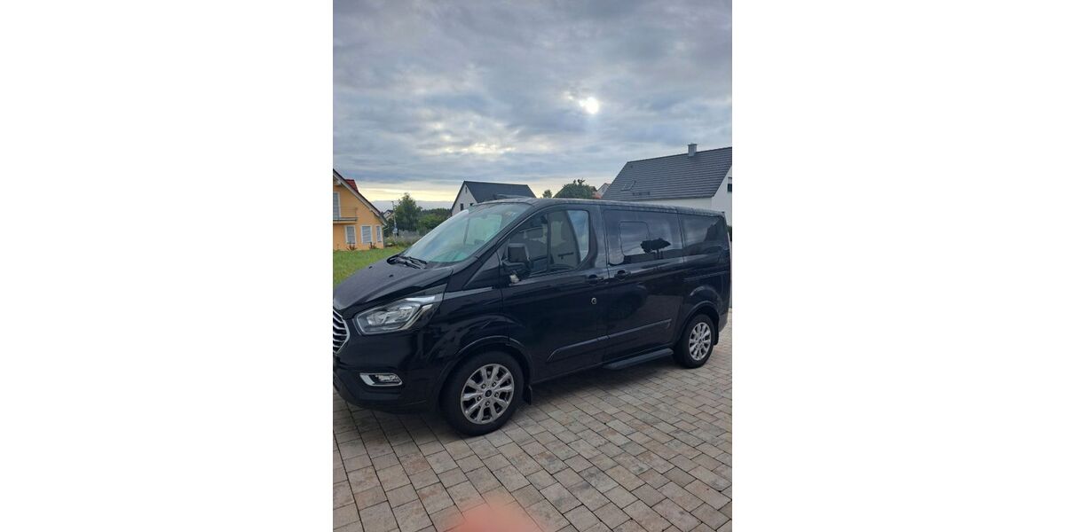 Ford Tourneo Custom 48.000 km 31.899 &euro; Haag 95473